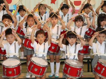 締めは年長さんの鼓隊