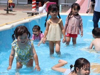 ２歳児さんも水を恐がりませんね！